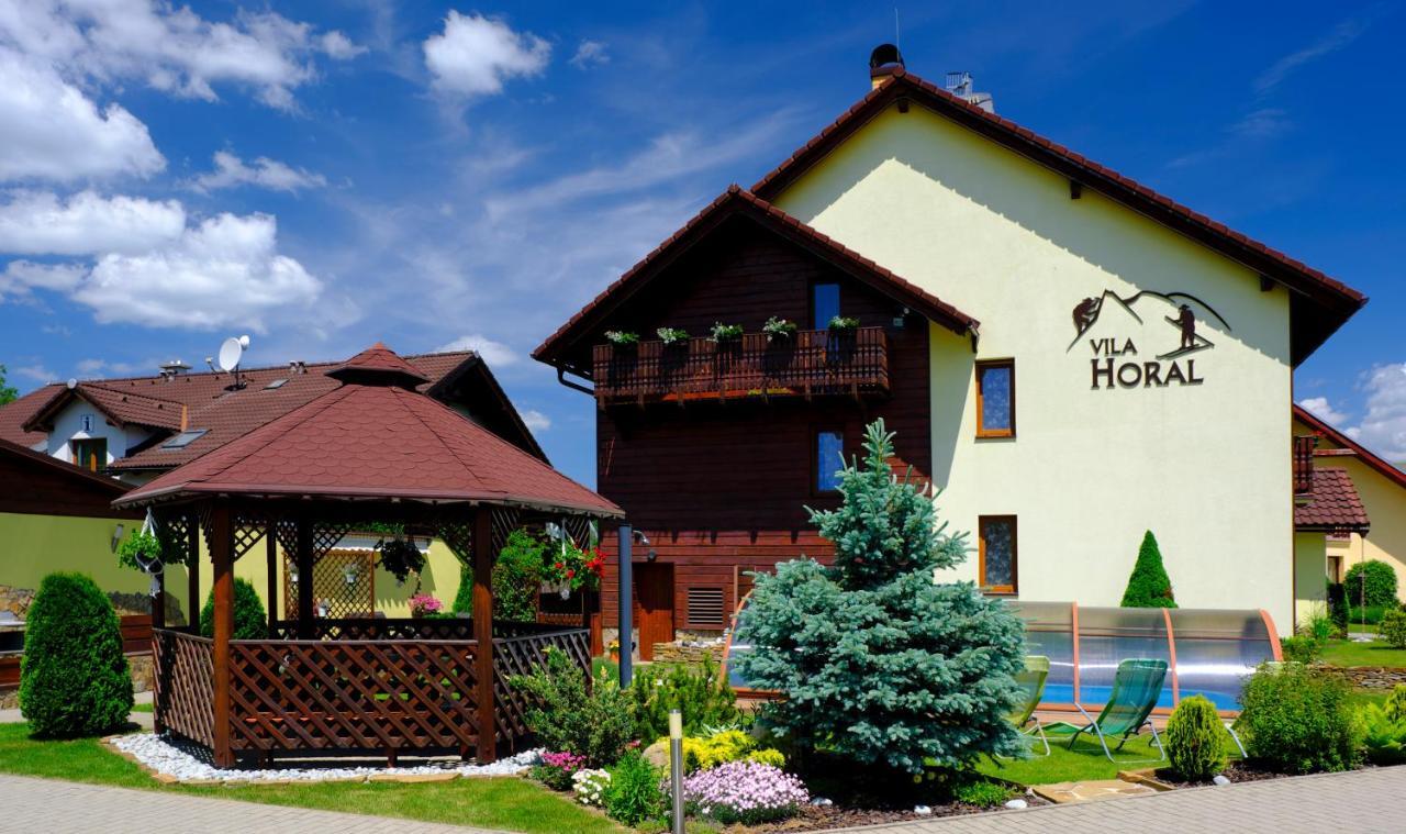 Vila Horal Hotel Liptovsky Mikulas Exterior photo